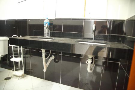 Casa à venda com 210m², 3 quartos e 2 vagasBanheiro Suíte 1