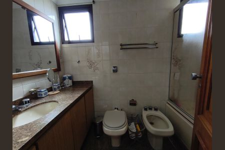 Apartamento à venda com 156m², 3 quartos e 3 vagasBanheiro da Suíte