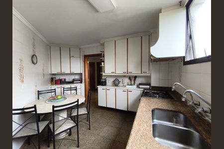 Apartamento à venda com 156m², 3 quartos e 3 vagasCozinha