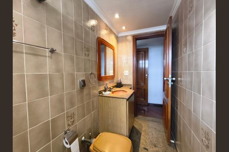 Apartamento à venda com 156m², 3 quartos e 3 vagasBanheiro