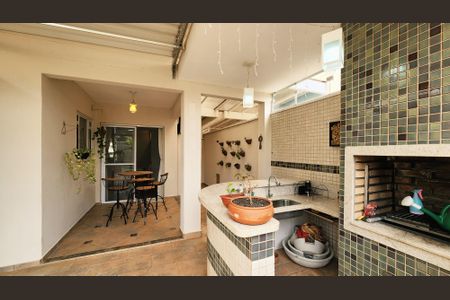 Casa de condomínio à venda com 170m², 3 quartos e 2 vagasÁrea gourmet