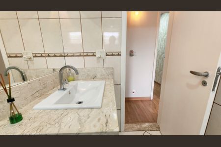 Casa de condomínio à venda com 170m², 3 quartos e 2 vagasBanheiro Social