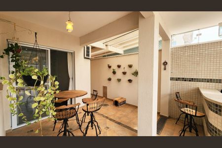 Casa de condomínio à venda com 170m², 3 quartos e 2 vagasÁrea gourmet