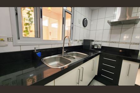 Casa de condomínio à venda com 170m², 3 quartos e 2 vagasCozinha