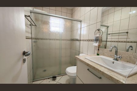 Casa de condomínio à venda com 170m², 3 quartos e 2 vagasBanheiro Social