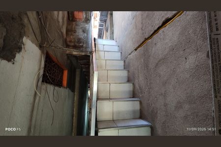 Apartamento para alugar com 60m², 2 quartos e sem vaga Apartamento para alugar com 60m², 2 quartos e sem vagaEscada