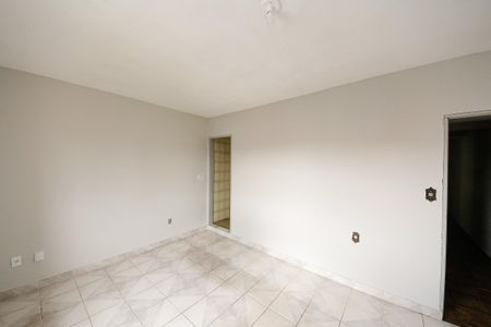 Casa à venda com 220m², 4 quartos e 5 vagasSuíte