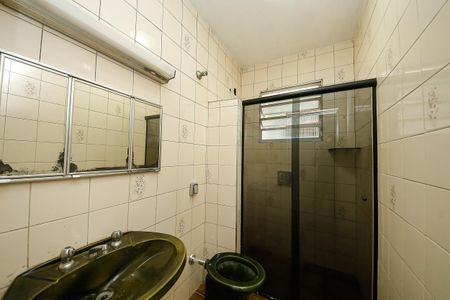 Casa à venda com 220m², 4 quartos e 5 vagasBanheiro 1