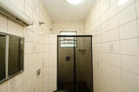 Casa à venda com 220m², 4 quartos e 5 vagasBanheiro 1