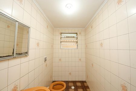 Casa à venda com 220m², 4 quartos e 5 vagasBanheiro 2