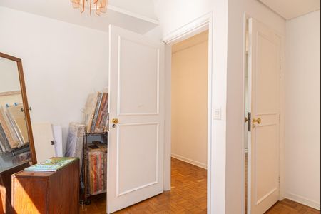 Apartamento à venda com 228m², 3 quartos e 1 vaga Apartamento à venda com 228m², 3 quartos e 1 vagaCloset da Suíte