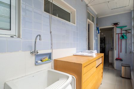 Apartamento à venda com 228m², 3 quartos e 1 vaga Apartamento à venda com 228m², 3 quartos e 1 vagaÁrea de Serviço