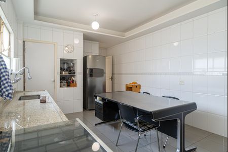 Apartamento à venda com 228m², 3 quartos e 1 vaga Apartamento à venda com 228m², 3 quartos e 1 vagaCozinha
