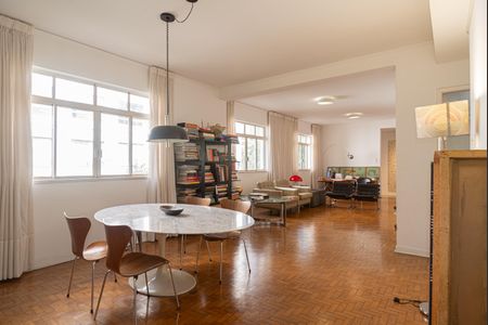 Apartamento à venda com 228m², 3 quartos e 1 vaga Apartamento à venda com 228m², 3 quartos e 1 vagaSala