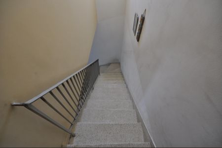 Casa para alugar com 210m², 3 quartos e 2 vagasEscada