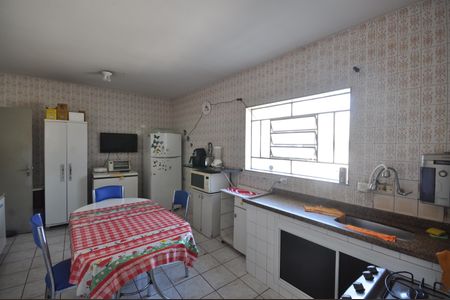 Casa para alugar com 210m², 3 quartos e 2 vagasCozinha