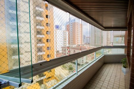 Apartamento para alugar com 100m², 2 quartos e 1 vagaVaranda