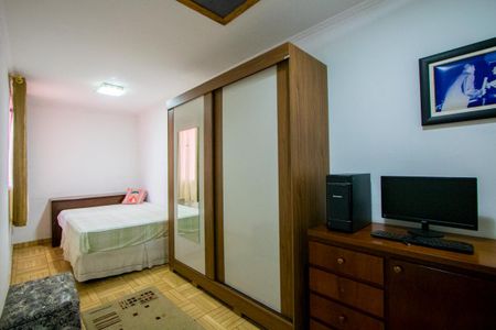 Quarto 2 de casa para alugar com 3 quartos, 320m² em Vila Scarpelli, Santo André