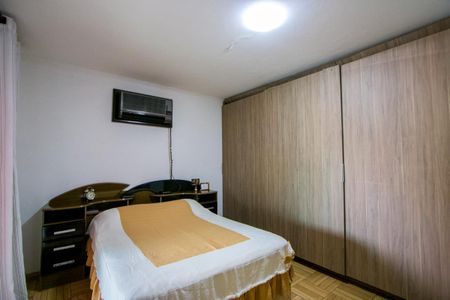 Sala de casa para alugar com 3 quartos, 320m² em Vila Scarpelli, Santo André