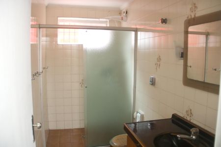 Casa para alugar com 320m², 2 quartos e 3 vagasBanheiro 1