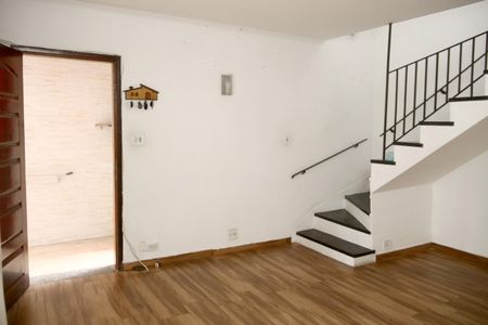 Sala de casa para alugar com 2 quartos, 320m² em Vila Scarpelli, Santo André