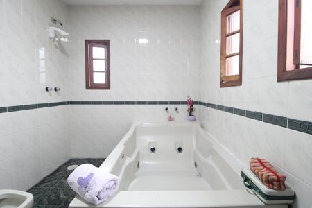 Casa à venda com 199m², 3 quartos e 3 vagasBanheiro da Suíte