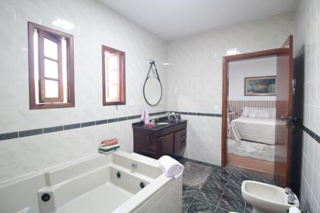 Casa à venda com 199m², 3 quartos e 3 vagasBanheiro da Suíte