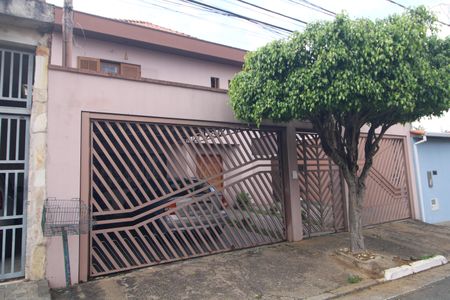 Casa à venda com 199m², 3 quartos e 3 vagasFachada 