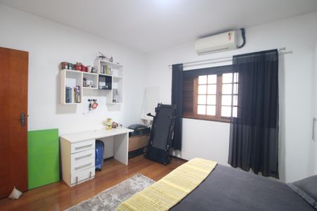 Casa à venda com 199m², 3 quartos e 3 vagasQuarto 2