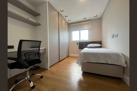Quarto de apartamento para alugar com 3 quartos, 100m² em Loteamento Mogilar, Mogi das Cruzes