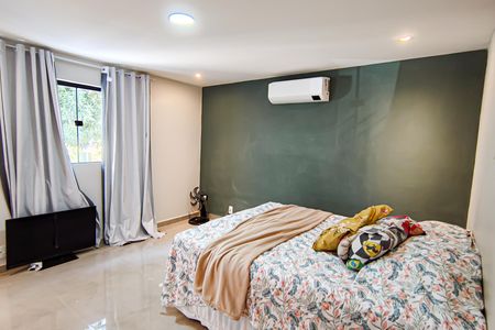 Casa à venda com 210m², 4 quartos e 4 vagasSuíte