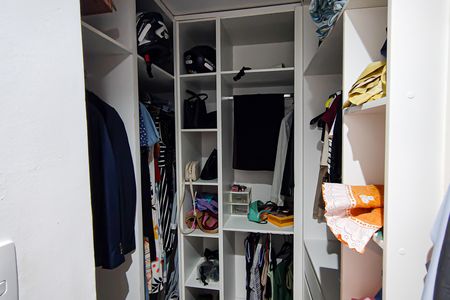 Casa à venda com 210m², 4 quartos e 4 vagasSuíte