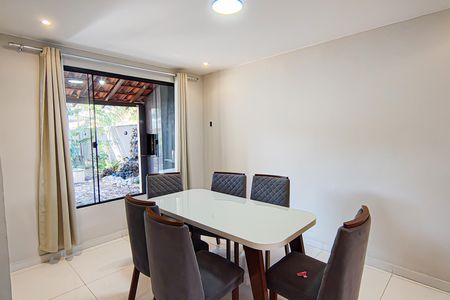 Casa à venda com 210m², 4 quartos e 4 vagasSala