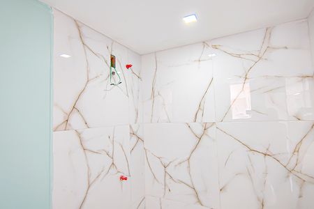 Casa à venda com 210m², 4 quartos e 4 vagasBanheiro da Suíte 2