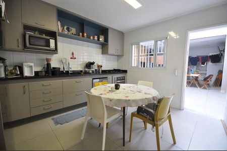 Casa à venda com 150m², 3 quartos e 2 vagasCozinha