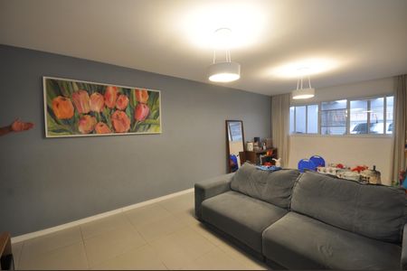 Casa à venda com 150m², 3 quartos e 2 vagasSala