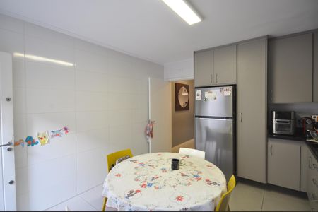 Casa à venda com 150m², 3 quartos e 2 vagasCozinha