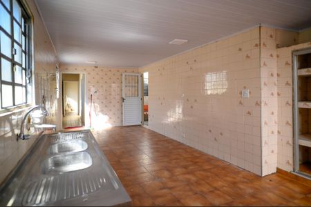 Cozinha de casa para alugar com 2 quartos, 120m² em Vila Brasilina, São Paulo