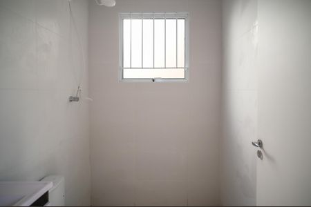 Banheiro de casa para alugar com 2 quartos, 120m² em Vila Brasilina, São Paulo