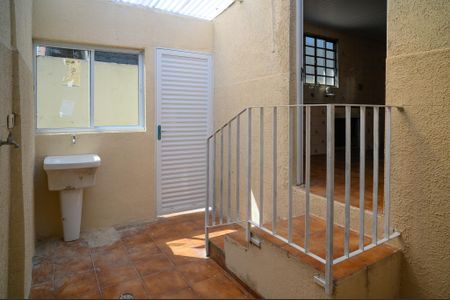 Área de Serviço de casa para alugar com 2 quartos, 120m² em Vila Brasilina, São Paulo