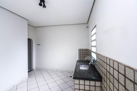 Casa à venda com 228m², 4 quartos e 2 vagas Casa à venda com 228m², 4 quartos e 2 vagasCozinha
