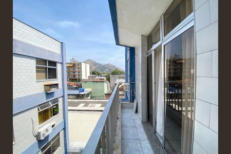 Apartamento à venda com 62m², 1 quarto e 1 vaga Apartamento à venda com 62m², 1 quarto e 1 vagaVaranda