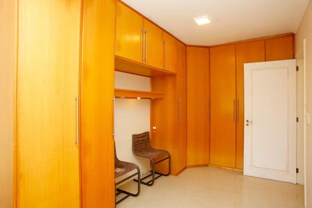 Quarto 1 de apartamento à venda com 2 quartos, 59m² em Petrópolis, Porto Alegre