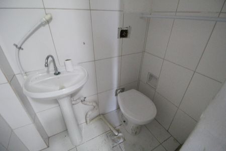 Apartamento à venda com 76m², 2 quartos e 1 vagaÁrea de serviço - Banheiro