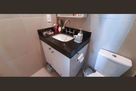 Apartamento à venda com 33m², 1 quarto e 1 vaga Apartamento à venda com 33m², 1 quarto e 1 vagaBanheiro social