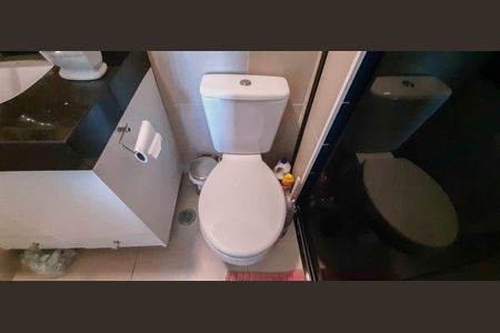Apartamento à venda com 33m², 1 quarto e 1 vaga Apartamento à venda com 33m², 1 quarto e 1 vagaBanheiro social