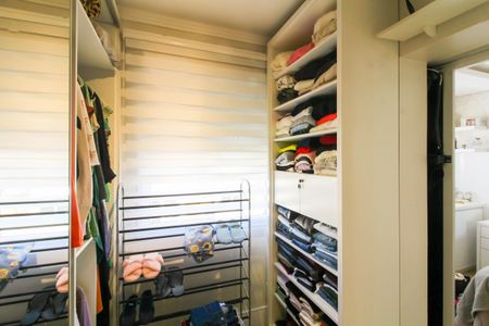 Casa de condomínio para alugar com 230m², 3 quartos e 3 vagasCloset da Suíte 2