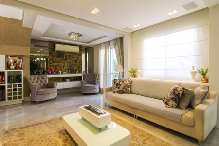 Casa de condomínio para alugar com 230m², 3 quartos e 3 vagasSala 1