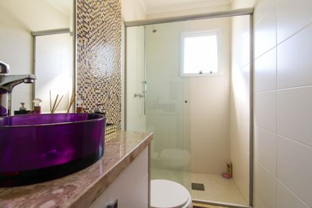 Casa de condomínio para alugar com 230m², 3 quartos e 3 vagasBanheiro Social