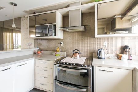 Casa de condomínio para alugar com 230m², 3 quartos e 3 vagasCozinha